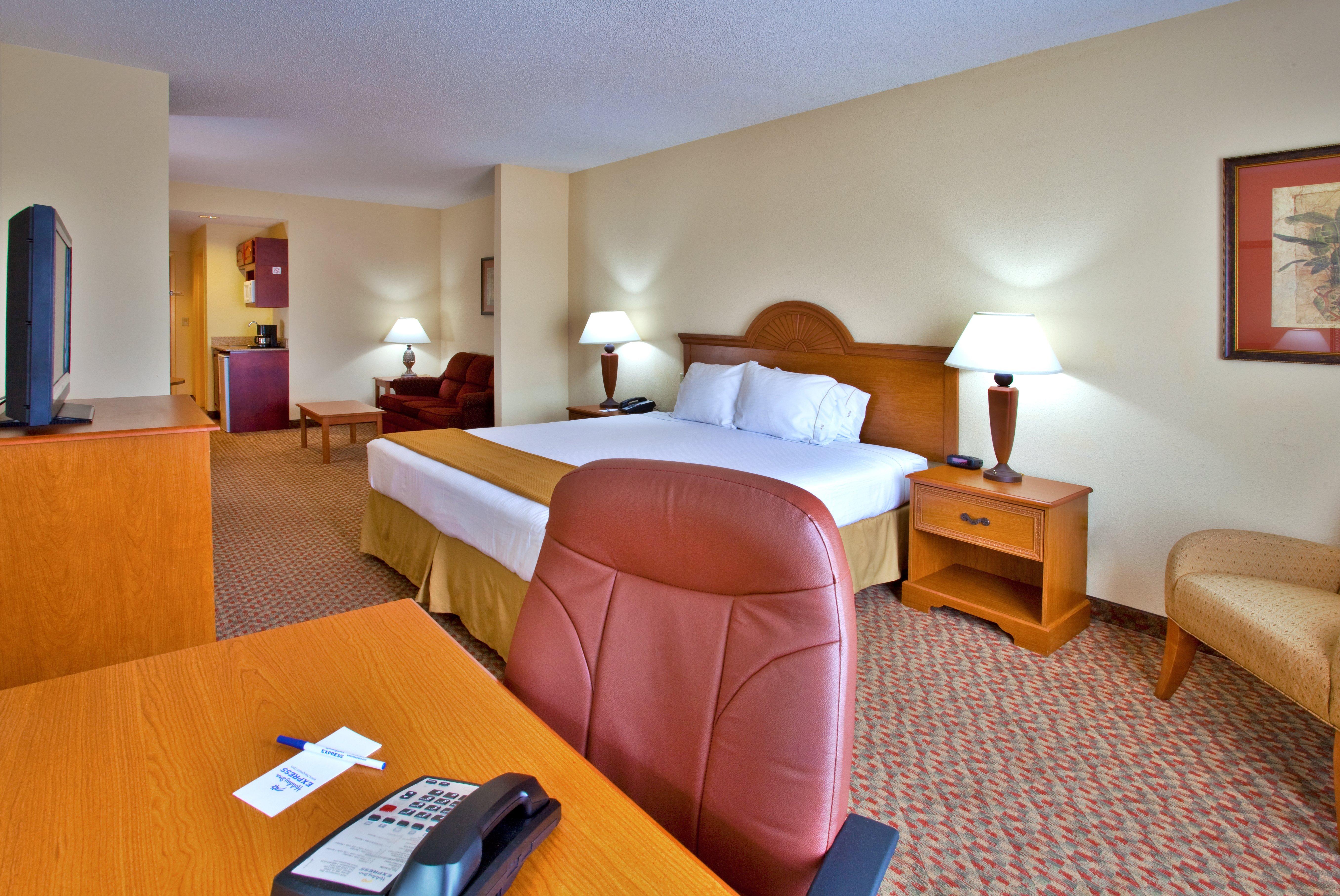Holiday Inn Express - Spring Hill By Ihg Exterior photo