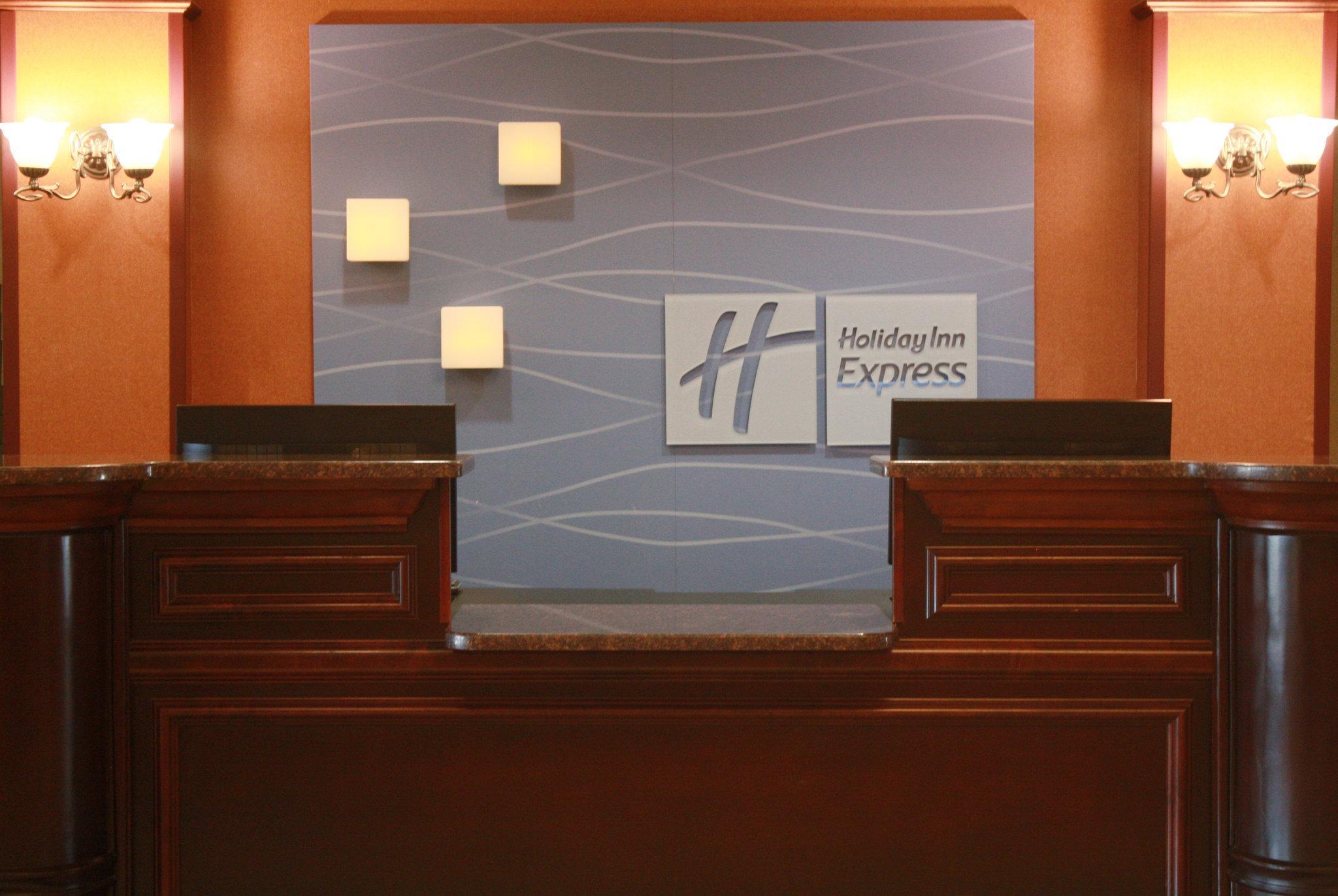Holiday Inn Express - Spring Hill By Ihg Exterior photo
