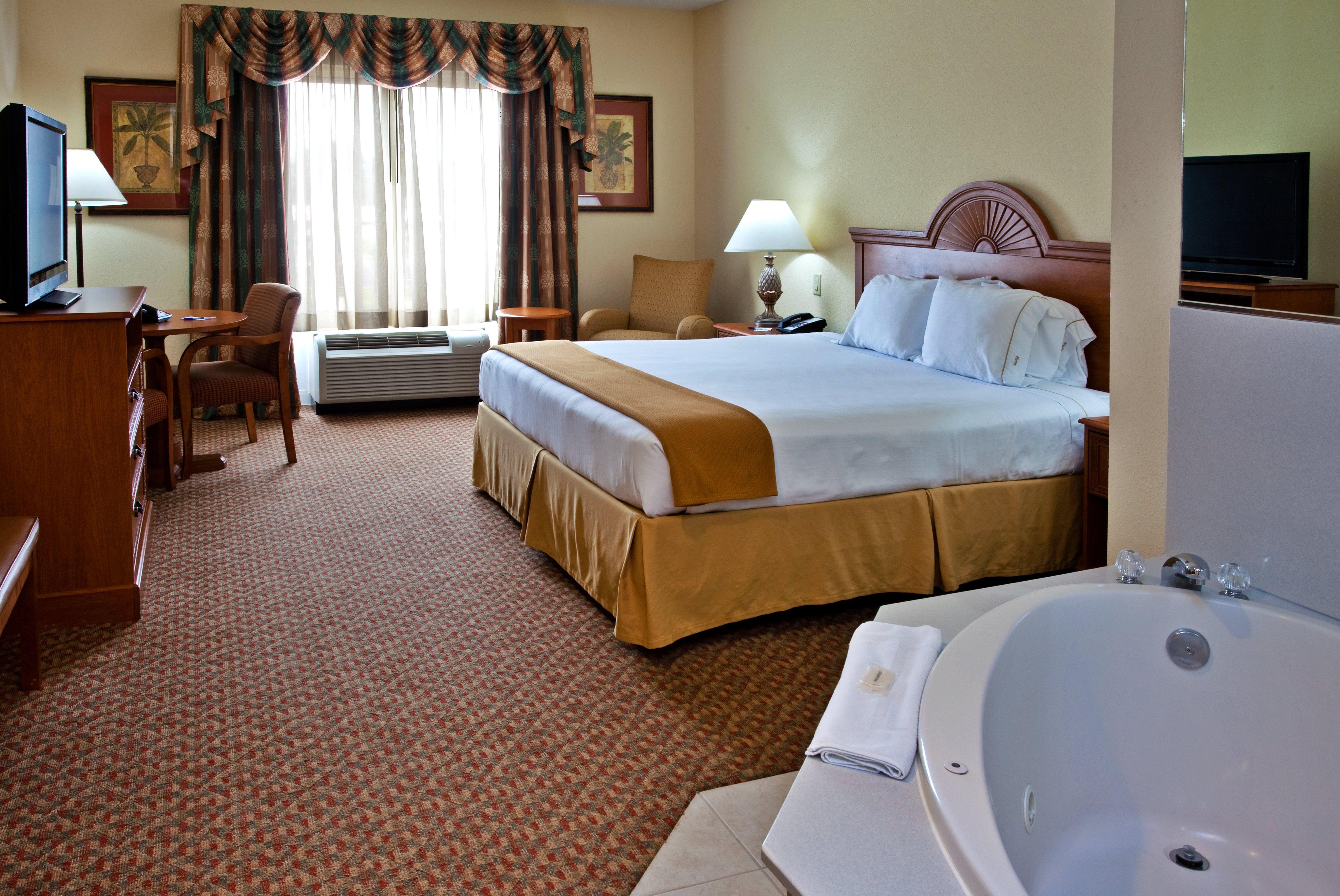 Holiday Inn Express - Spring Hill By Ihg Exterior photo