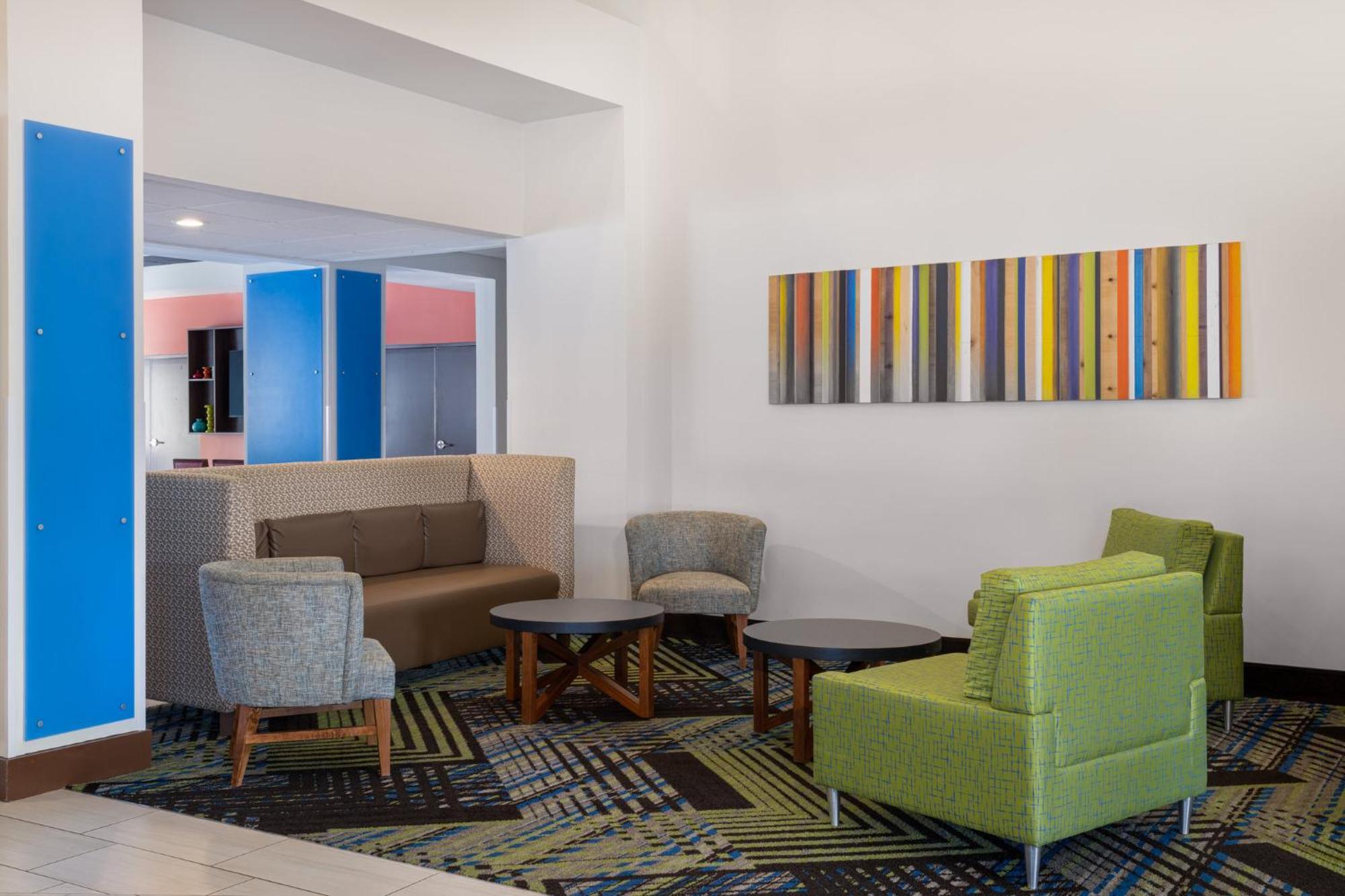 Holiday Inn Express - Spring Hill By Ihg Exterior photo